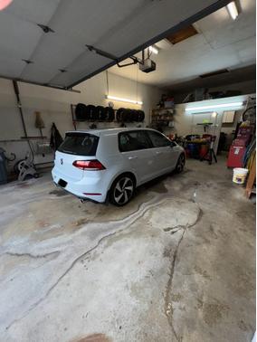 2018 Volkswagen Golf GTI 2.0T SE 4-Door