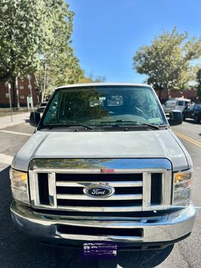 White 2009 Ford E350 Super Duty XL