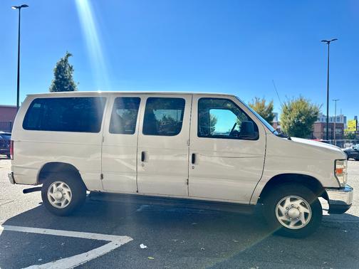 White 2009 Ford E350 Super Duty XL