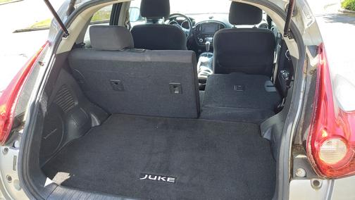 Silver 2011 Nissan Juke SV