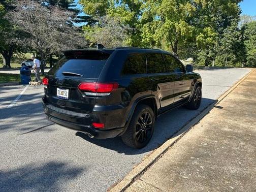 Black 2018 Jeep Grand Cherokee Altitude