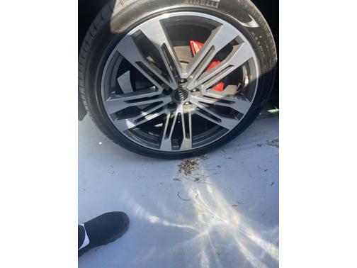 Photo 3 of 26 of 2018 Audi SQ5 3.0T Premium Plus