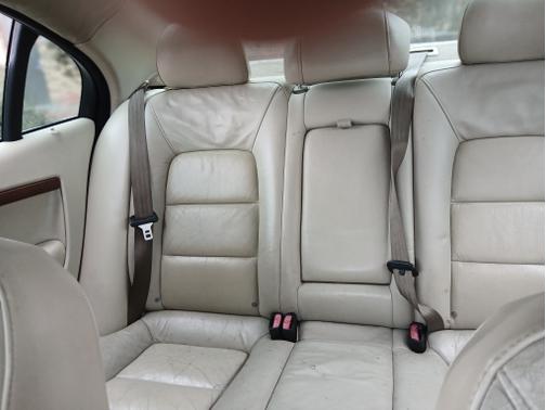 White 2009 Volvo S80 3.2