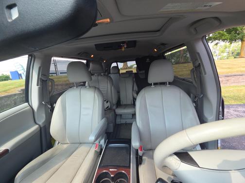 2014 Toyota Sienna XLE