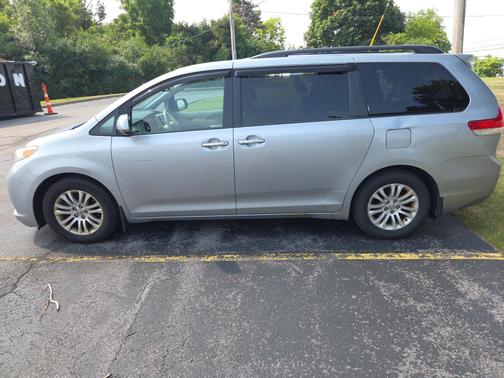 2014 Toyota Sienna XLE