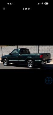 Green 2003 Chevrolet S-10 LS