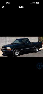 Green 2003 Chevrolet S-10 LS