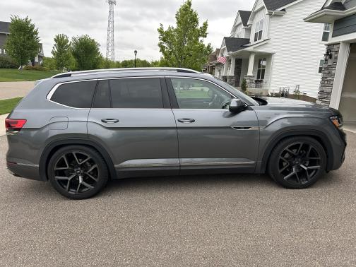 2022 Volkswagen Atlas 3.6L SEL Premium R-Line