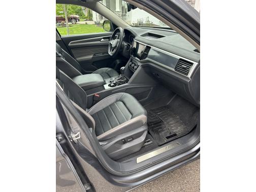 2022 Volkswagen Atlas 3.6L SEL Premium R-Line