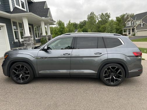2022 Volkswagen Atlas 3.6L SEL Premium R-Line