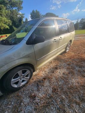 Gold 2005 Mazda MPV ES