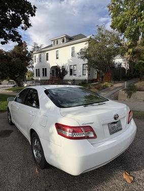 White 2011 Toyota Camry SE