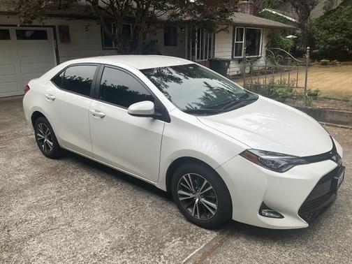 White 2018 Toyota Corolla LE
