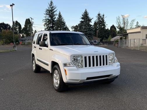 White 2011 Jeep Liberty Sport