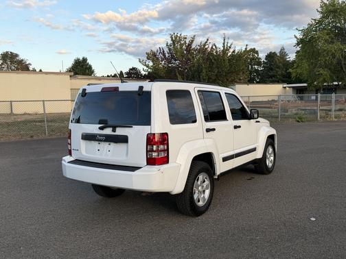 White 2011 Jeep Liberty Sport