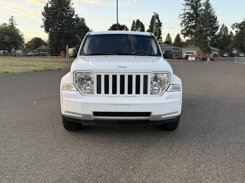 White 2011 Jeep Liberty Sport