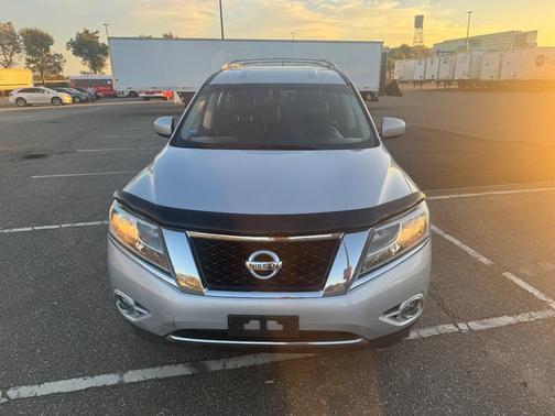 Silver 2013 Nissan Pathfinder SL