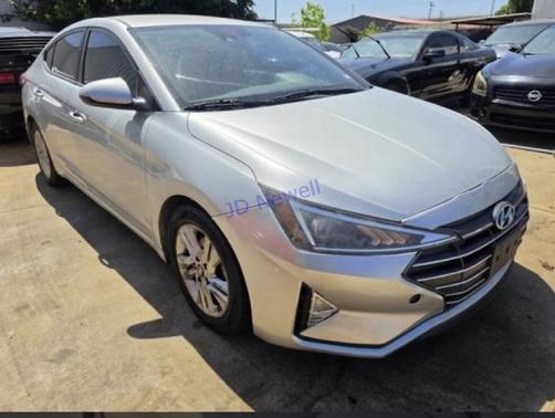 White 2019 Hyundai ELANTRA SEL