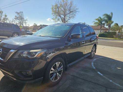 2017 Nissan Pathfinder SV