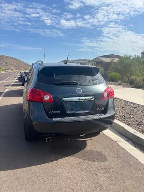 Blue 2013 Nissan Rogue SV