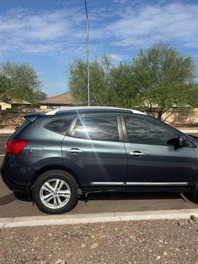 Blue 2013 Nissan Rogue SV
