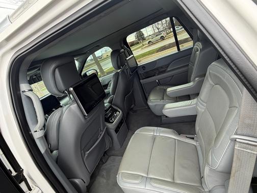 2018 Lincoln Navigator Select