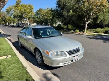 Silver 2000 Toyota Camry XLE V6