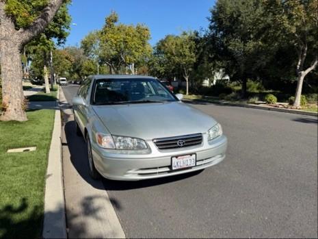Silver 2000 Toyota Camry XLE V6