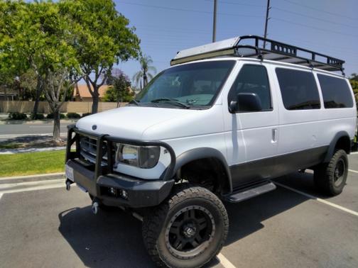 2001 Ford E350 Super Duty XLT Wagon