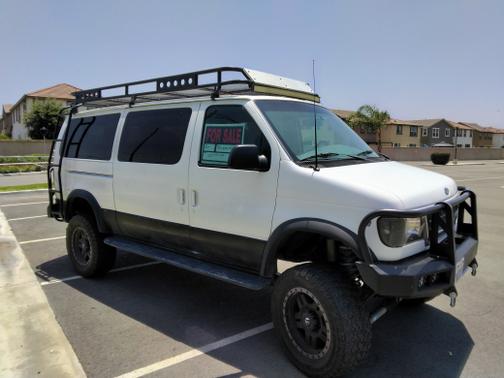 2001 Ford E350 Super Duty XLT Wagon
