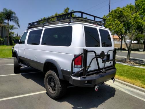 2001 Ford E350 Super Duty XLT Wagon