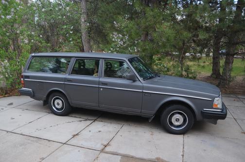 Gray 1993 Volvo 240 Base