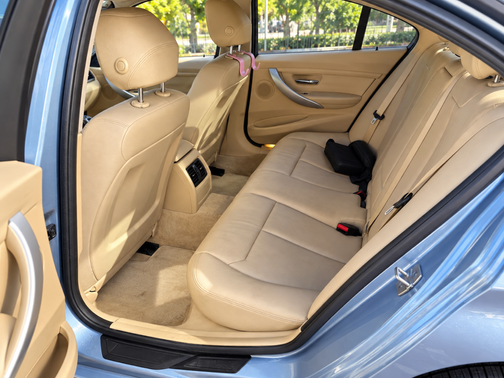 Blue 2015 BMW 320 i