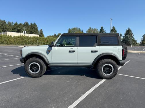 2022 Ford Bronco Badlands Advanced