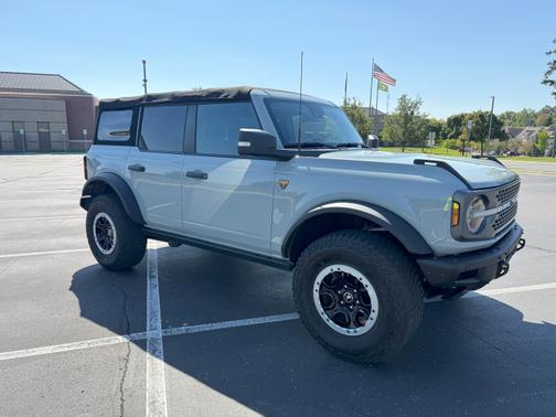 2022 Ford Bronco Badlands Advanced