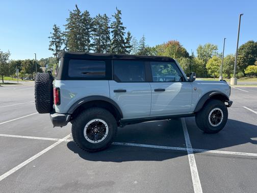 2022 Ford Bronco Badlands Advanced