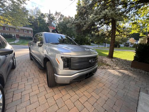 2022 Ford F-150 Lightning LARIAT