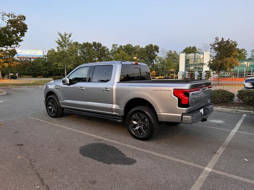 2022 Ford F-150 Lightning LARIAT