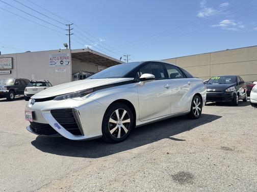 2018 Toyota Mirai Base