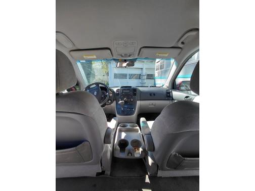 2007 Hyundai Entourage GLS