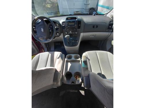 2007 Hyundai Entourage GLS