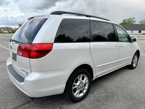 2004 Toyota Sienna XLE
