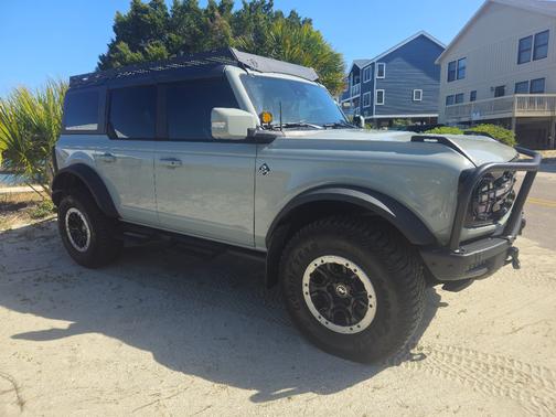 Gray 2024 Ford Bronco Outer Banks