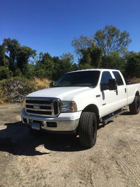2005 Ford F-350 Lariat Crew Cab Super Duty