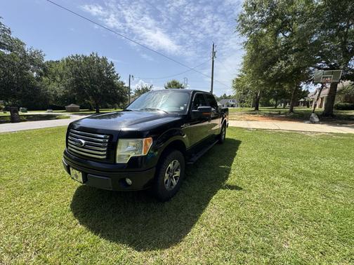 Black 2011 Ford F-150 XLT