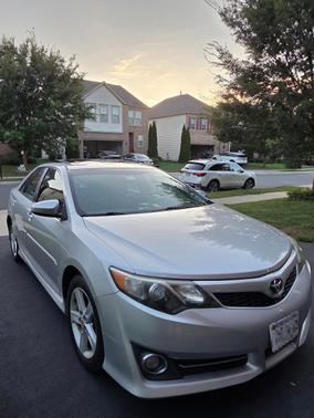 Silver 2013 Toyota Camry SE