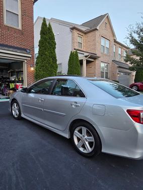 Silver 2013 Toyota Camry SE