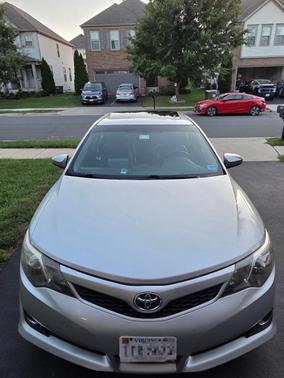 Silver 2013 Toyota Camry SE