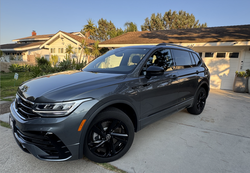 2024 Volkswagen Tiguan 2.0T SE R-Line Black