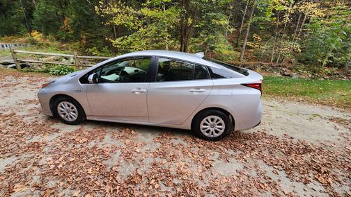 2019 Toyota Prius LE